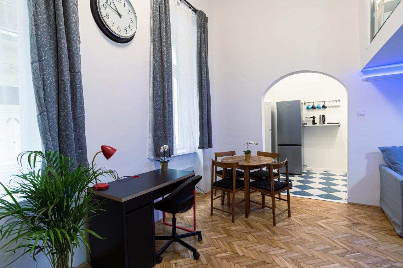 Bella Mia - Entire Apartment Near Liszt Ferenc Ter Budapeşte Dış mekan fotoğraf